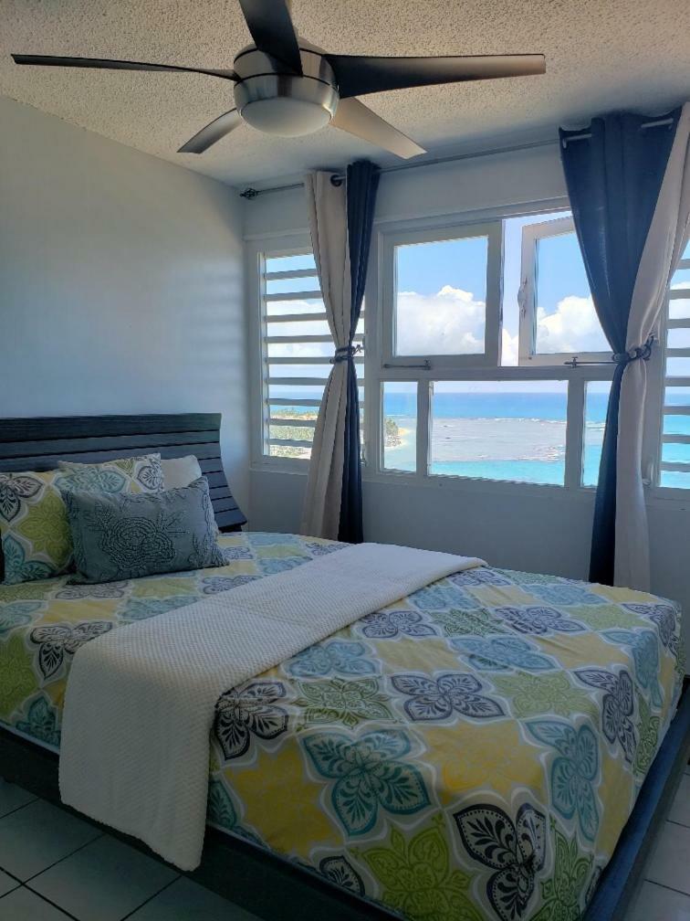 Breezy Beachfront Property With View Of Paradise ルキリョ エクステリア 写真