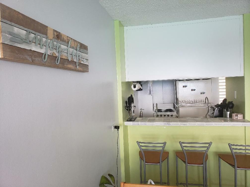 Breezy Beachfront Property With View Of Paradise ルキリョ エクステリア 写真