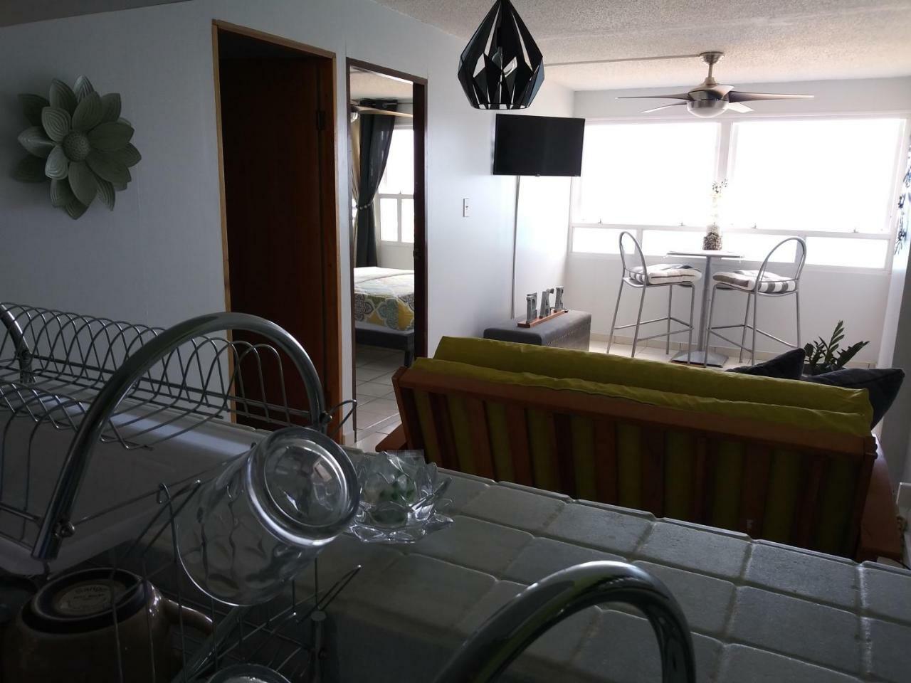 Breezy Beachfront Property With View Of Paradise ルキリョ エクステリア 写真